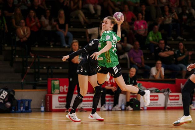 DHB-Pokal - 1. Runde: Füchse Berlin - SV Werder Bremen Leoni Baßiner (Füchse Berlin, 77) beim Sprungwurf am 21.08.2026 in der Sporthalle Charlottenburg, Berlin Berlin Sporthalle Charlottenburg Berlin Deutschland *** DHB Cup, 1st Round: Füchse Berlin vs. SV Werder Bremen – Leoni Baßiner of Füchse Berlin, 77, on a jump shot on August 21, 2026, at the Charlottenburg Sports Hall, Berlin, Germany
