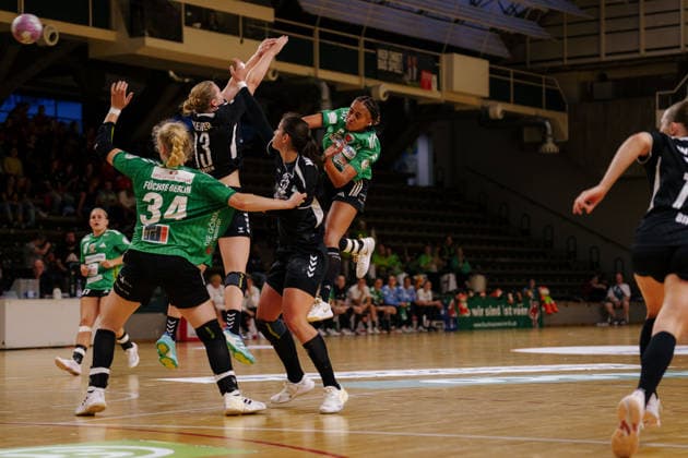 DHB-Pokal - 1. Runde: Füchse Berlin - SV Werder Bremen Naomi Conze (Füchse Berlin, 5) beim Sprungwurf am 21.08.2026 in der Sporthalle Charlottenburg, Berlin Berlin Sporthalle Charlottenburg Berlin Deutschland *** DHB Cup, 1st Round: Füchse Berlin vs. SV Werder Bremen; Naomi Conze of Füchse Berlin takes a jump shot on August 21, 2026, at the Charlottenburg Sports Hall in Berlin, Germany