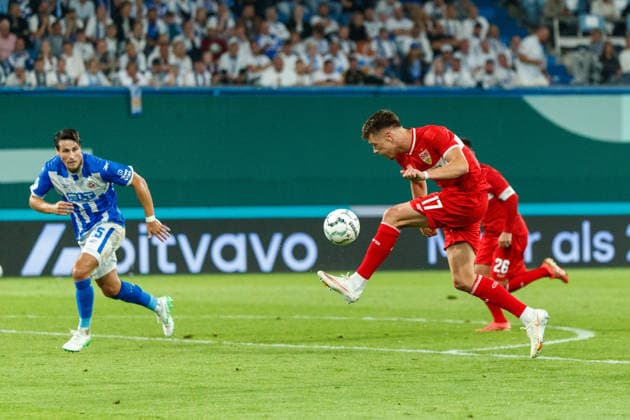 links Ahmet Gürleyen (Rostock) gegen Dzenan Pejcinovic (VfB) ; GER, FC Hansa Rostock vs. VfB Stuttgart, Fußball, Männer, DFB-Pokal, 01. Runde, Spielzeit 2026 2027, 21.08.2026 Rostock Ostseestadion Mecklenburg - Vorpommern Deutschland *** Left: Ahmet Gürleyen (Rostock) vs. Dzenan Pejcinovic (VfB GER), FC Hansa Rostock vs. VfB Stuttgart, Soccer, Men, DFB Cup, First Round, 2026–2027 Season, August 21, 2026, Rostock Ostseestadion, Mecklenburg-Western Pomerania, Germany