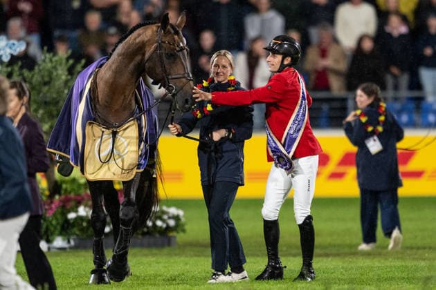 260821 Richard Vogel of Germany with horse United Touch and groom Felicia Wallin after the team jumping final during day 11 of the 2026 FEI World Championships on August 21, 2026 in Aachen. Photo: Emma Wallskog BILDBYRAN kod EW EW0693 ridsport equestrian rid-vm 2026 2026 fei world championships bbeng ridsport-vm hoppning jumping lagfinal team final *** August 21, 2026: Richard Vogel of Germany with his horse United Touch and groom Felicia Wallin after the team jumping final on Day 11 of the 2026 FEI World Championships on August 21, 2026 in Aachen. Photo by Emma Wallskog. BILDBYRAN code EW EW0693 equestrian sports 2026 World Championships 2026 FEI World Championships bbeng equestrian sports World Championships show jumping team final  Copyright: EMMAxWALLSKOG BB260821EW065
