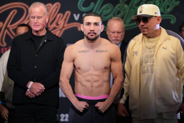 August 21, 2026, Las Vegas, Nevada, USA: TEOFIMO LOPEZ (C) on the scale weighed at 147 lbs during PBC boxing Ceremonial Weigh-in at the Presidio Ballroom at the Park MGM in Las Vegas. Rolly Romero And Teofimo Lopez Ceremonial Weighin  - ZUMAo117 20260821_zsp_o117_006 Copyright: xMikaelxOnax