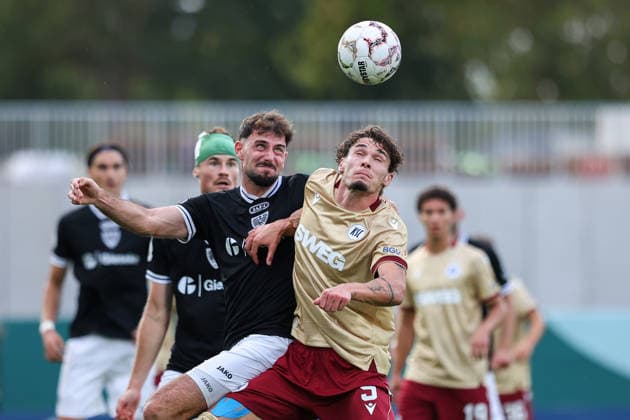2026.08.21, xkwix, Fußball, DFB-Pokal, Preußen Münster - Karlsruher SC, LVM-Preußenstadion, 1.Runde, Saison 2026 2027: Louis Kolbe (Preussen Muenster 2) im Zweikampf beim Kopfball gegen Moritz Broschinski (Karlsruher SC 9) DFB regulations prohibit any use of photographs as image sequences and or quasi-video. Photo: xKamilxWilkowskixPressefotoKochx Nordrhein-Westfalen Deutschland *** August 21, 2026, xkwix, Soccer, DFB Cup, Preußen Münster vs. Karlsruher SC, LVM Preußenstadion, Round 1, 2026–2027 season: Louis Kolbe (Preußen Münster 2) in a header duel against Moritz Broschinski (Karlsruher SC 9). DFB regulations prohibit any use of photographs as image sequences and or quasi-video. Photo: xKamilxWilkowskixPressefotoKochx, North Rhine-Westphalia, Germany