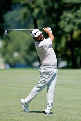 ST. LOUIS, MO - AUGUST 21: J.J. Spaun of United States of America plays a shot from the fairway at the fifteenth hole during the second round of the BMW Championship on August 21, 2026 at Bellerive Country Club in St Louis, Missouri. (Photo by Joe Robbins Icon Sportswire) GOLF: AUG 21 PGA, Golf Herren BMW Championship EDITORIAL USE ONLY Icon5732608210062