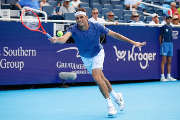 CINCINNATI, OH - AUGUST 21: Taylor Fritz of the United States hits a forehand during the quarterfinal round of the Cincinnati Open at the Lindner Family Tennis Center on August 21, 2026 in Mason, Ohio. (Photo by Ian Johnson Icon Sportswire) TENNIS: AUG 21 Cincinnati Open EDITORIAL USE ONLY Icon2608121005