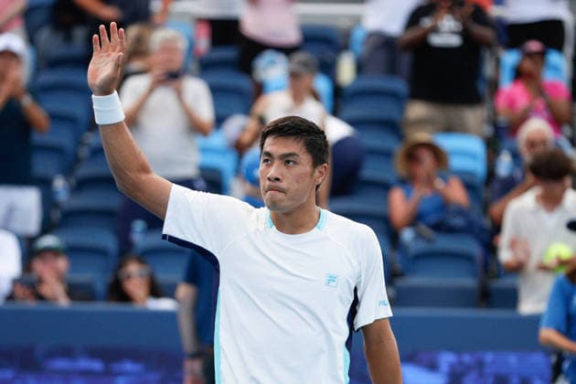 CINCINNATI, OH - AUGUST 21: Brandon Nakashima of the United States waves to the fans during the quarterfinal round of the Cincinnati Open at the Lindner Family Tennis Center on August 21, 2026 in Mason, Ohio. (Photo by Ian Johnson Icon Sportswire) TENNIS: AUG 21 Cincinnati Open EDITORIAL USE ONLY Icon2608121010