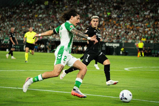 Hector Bellerin and Ander Barrenetxea seen during LaLiga 2026 27 matchday 2 game between Real Betis Balompie and Real Sociedad de futbol (Marta Lopez Ball Raw Images) Seville Estadio La Cartuja Spain Copyright: xMartaxLopezx MartaLopez_BallRawImages_RealBetis-RealSociedad-037