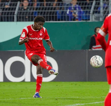 Im Bild: Das Tor zum 0:1 von Torschuetze Ibrahim Kanate (1. FC Kaiserslautern, 11) 21.08.2026, SV Waldhof Mannheim 07 - 1. FC Kaiserslautern, DFB-Pokal, 1. Runde, Deutschland, Mannheim, Carl-Benz-Stadion, DFL REGULATIONS PROHIBIT ANY USE OF PHOTOGRAPHS AS IMAGE SEQUENCES AND OR QUASI-VIDEO. *** Pictured: The goal that made it 0–1, scored by Ibrahim Kanate of 1. FC Kaiserslautern, August 21, 2026, SV Waldhof Mannheim 07 vs. 1. FC Kaiserslautern, DFB Cup, First Round, Germany, Mannheim, Carl Benz Stadium, DFL regulations prohibit any use of photographs as image sequences and or quasi-video Copyright: HMBxMedia xJulienxBecker