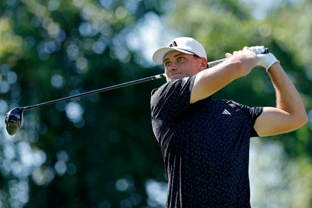 ST. LOUIS, MO - AUGUST 21: Ludvig Aberg of Sweden plays from the tee at the fifteenth hole during the second round of the BMW Championship on August 21, 2026 at Bellerive Country Club in St Louis, Missouri. (Photo by Joe Robbins Icon Sportswire) GOLF: AUG 21 PGA, Golf Herren BMW Championship EDITORIAL USE ONLY Icon5732608210462