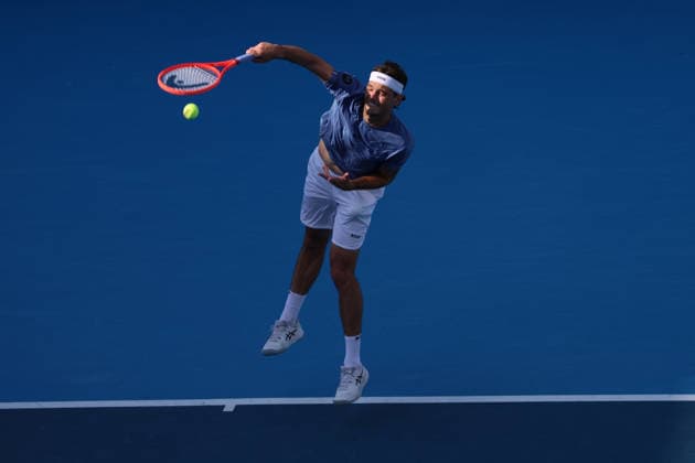 August 21, 2026, Mason, Oh, USA: Cincinnati Open Tennis 2026 - Taylor Fritz plays a ball against Brandon Nakashima as the light changes from light to dark in the Cincinnati Open Tennis Tournament held in Mason OH. 2026 08 21. ZUMAPress Mason USA - ZUMAn24_ 20260821_zaf_n24_232 Copyright: xWallyxNellx