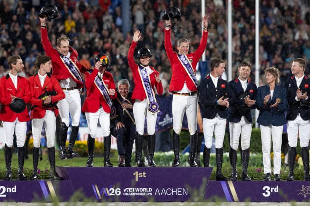 Das Deutsche Spring Team ist Weltmeister, v.l.n.r. Richard VOGEL, Marcus EHNING, Bundestrainer Otto BECKER, Sophie HINNERS und Daniel DEUSSER, springen auf das Podest, Jubel, Lachen, Freude, bei der Siegerehrung, S2: 2. Umlauf FEI Jumping World Championship, WM, Weltmeisterschaft - Team, am 21.08.2026, FEI Reit Weltmeisterschaft Aachen 2026 vom 11. - 23.08.2026 in Aachen Deutschland; Â *** The German show jumping team is the world champion. From left to right: Richard VOGEL, Marcus EHNING, national team coach Otto BECKER, Sophie HINNERS, and Daniel DEUSSER, jumping onto the podium—cheers, laughter, and joy at the awards ceremony for the S2, 2-round FEI Jumping World Championship Team event on August 21, 2026, FEI World Equestrian Games Aachen 2026, August 11–23, 2026, in Aachen, Germany Â