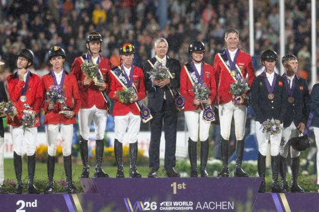 Das Deutsche Spring Team ist Weltmeister, v.l.n.r. Richard VOGEL, Marcus EHNING, Bundestrainer Otto BECKER, Sophie HINNERS und Daniel DEUSSER, mit Gold-Medaillen, Jubel, Lachen, Freude, bei der Siegerehrung, S2: 2. Umlauf FEI Jumping World Championship, WM, Weltmeisterschaft - Team, am 21.08.2026, FEI Reit Weltmeisterschaft Aachen 2026 vom 11. - 23.08.2026 in Aachen Deutschland; Â *** The German show jumping team is the world champion. From left to right: Richard VOGEL, Marcus EHNING, national team coach Otto BECKER, Sophie HINNERS, and Daniel DEUSSER, with gold medals, cheering, laughter, and joy at the award ceremony for the S2 2-round FEI Jumping World Championship Team event on August 21, 2026, FEI World Equestrian Games Aachen 2026, August 11–23, 2026, in Aachen, Germany Â