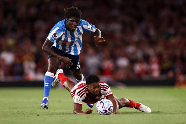 Arsenal v Coventry City 21 August 2026, London - Premier League Football - Arsenal v Coventry City - Myles Lewis-Skelly of Arsenal and Caleb Yirenkyi of Coventry City - Photo: Jacques Feeney Offside. London UK *** Arsenal gegen Coventry City, 21. August 2026, London, Premier League, Fußball: Arsenal gegen Coventry City – Myles Lewis Skelly von Arsenal und Caleb Yirenkyi von Coventry City. Foto: Jacques Feeney, Offside, London, Großbritannien  Copyright: xJacquesxFeeneyx xOffsidexOffside