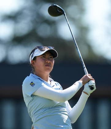 August 21, 2026, Edmonton, Ab, CANADA: Canada s Lauren Kim, of Surrey, B.C., watches her tee shot on the 10th hole during the second round at the LPGA, Golf Damen CPKC Canadian Women s Open golf tournament, in Edmonton, on Friday, Aug. 21, 2026. Canada News - August 21, 2026  - ZUMAc35_ 20260821_zaf_c35_175 Copyright: xDarrylxDyckx