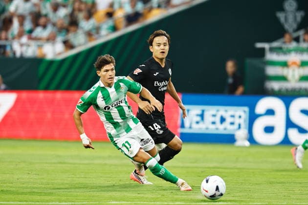 (L-R) Fran Garcia (Betis), Takefusa Kubo (Sociedad), AUGUST 21, 2026 - Football Soccer : Spanish LaLiga EA Sports between Real Betis Balompie - Real Sociedad at the Estadio La Cartuja de Sevilla in Sevilla, Spain. Noxthirdxpartyxsales  aflo_342066696 MutsuxKawamorix