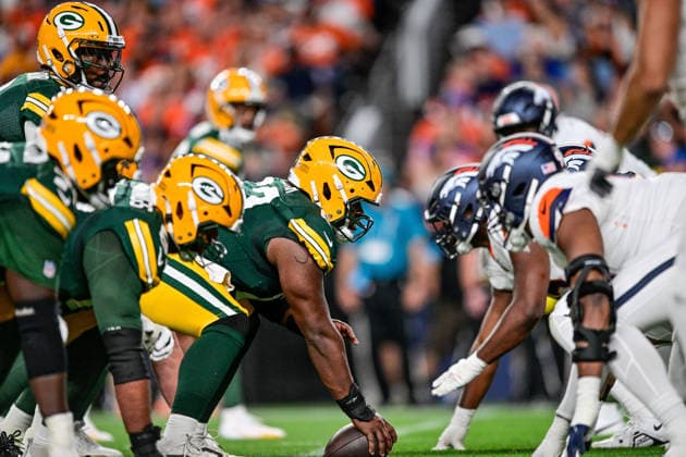 DENVER, CO - AUGUST 21: The Green Bay Packers offense lines up in the second quarter during a preseason game between the Green Bay Packers and the Denver Broncos at Empower Field at Mile High on August 21, 2026 in Denver, Colorado. (Photo by Dustin Bradford Icon Sportswire) NFL, American Football Herren, USA AUG 21 Packers at Broncos EDITORIAL USE ONLY Icon132260821032