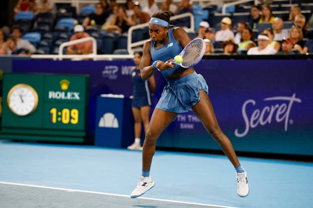CINCINNATI, OH - AUGUST 21: Coco Gauff of the United States hits a backhand during the quarterfinal round of the Cincinnati Open at the Lindner Family Tennis Center on August 21, 2026 in Mason, Ohio. (Photo by Ian Johnson Icon Sportswire) TENNIS: AUG 21 Cincinnati Open EDITORIAL USE ONLY Icon2608121050