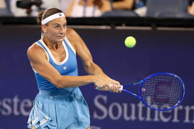 CINCINNATI, OH - AUGUST 21: Marta Kostyuk of Ukraine hits a backhand during the quarterfinal round of the Cincinnati Open at the Lindner Family Tennis Center on August 21, 2026 in Mason, Ohio. (Photo by Ian Johnson Icon Sportswire) TENNIS: AUG 21 Cincinnati Open EDITORIAL USE ONLY Icon2608121070