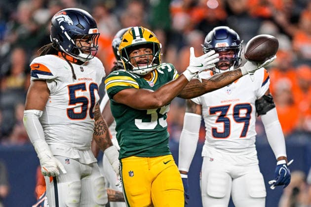 DENVER, CO - AUGUST 21: Green Bay Packers running back Jaden Nixon (35) celebrates after a carry for a first down in the second half during a preseason game between the Green Bay Packers and the Denver Broncos at Empower Field at Mile High on August 21, 2026 in Denver, Colorado. (Photo by Dustin Bradford Icon Sportswire) NFL, American Football Herren, USA AUG 21 Packers at Broncos EDITORIAL USE ONLY Icon132260821045