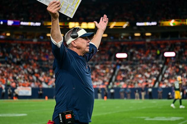 DENVER, CO - AUGUST 21: Denver Broncos head coach Sean Payton reacts to a play in the second half during a preseason game between the Green Bay Packers and the Denver Broncos at Empower Field at Mile High on August 21, 2026 in Denver, Colorado. (Photo by Dustin Bradford Icon Sportswire) NFL, American Football Herren, USA AUG 21 Packers at Broncos EDITORIAL USE ONLY Icon132260821046