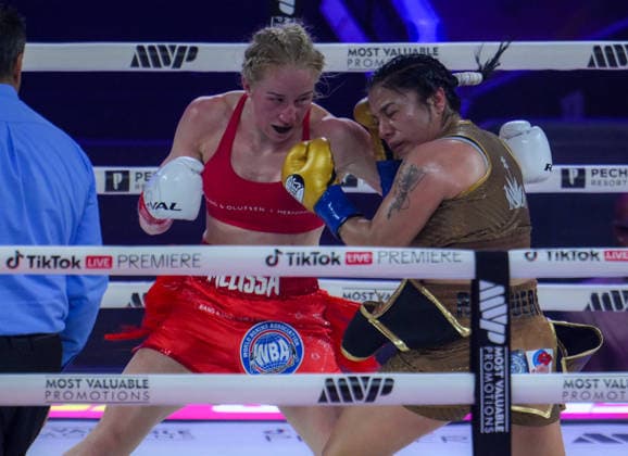 Mayelli Flores v Melissa Mortensen - WBA Super Bantamweight World Title TEMECULA, CALIFORNIA - AUG 21: Mayelli Flores and Melissa Mortensen exchange punches during their Vacant WBA Super Bantamweight World Title at the Pechanga Resort Casino in Temecula, California, United States on August 21, 2026. Tayfun Coskun Anadolu California United States. Editorial use only. Please get in touch for any other usage.  Copyright: x2026xAnadoluxTayfunxCoskunx