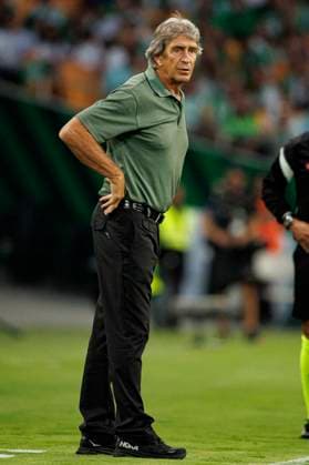 LaLiga EASPORTS 2026 2027 game between teams of Real Betis Balompie and Real Sociedad Madrid, Spain - 21 Aug 2026 Head Coach Manuel Pellegrini (Real Betis Balompie) seen in action during LaLiga EA SPORTS 2026 2027 game between teams of Real Betis Balompie and Real Sociedad Final Score - Real Betis Balompie 1:0 Real Sociedad Sevilla Spain Copyright: xMaciejxRogowskix xSOPAxImagesx Maciej-Rogowski-1443890