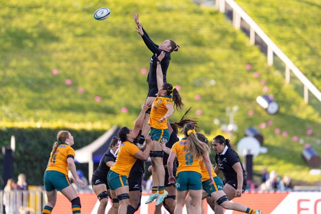 RUGBY WALLAROOS BLACK FERNS, New Zealand s Maiakawanakaulani Roos catches the ball during the Second Women s Test Match between the Australian Wallaroos and the New Zealand Black Ferns at Go Media Stadium in Auckland, Saturday, August 22, 2026. ( NO ARCHIVING, EDITORIAL USE ONLY, AUSTRALIA USE ONLY AUCKLAND NEW ZEALAND  Copyright: xJOSHUAxDEVENIEx 20260822191493119170