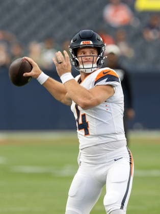 August 21, 2026, Denver, Colorado, USA: Broncos QB SAM EHLINGER readies to throw a pass during the 2nd. Half at Empower Field at Mile High Friday evening. Packers beat the Broncos in Pre-Season 33-13. Credit Image: ZUMA Press Wire) Denver USA - ZUMAav4_ 20260821_zaf_av4_007 Copyright: xHectorxAcevedox