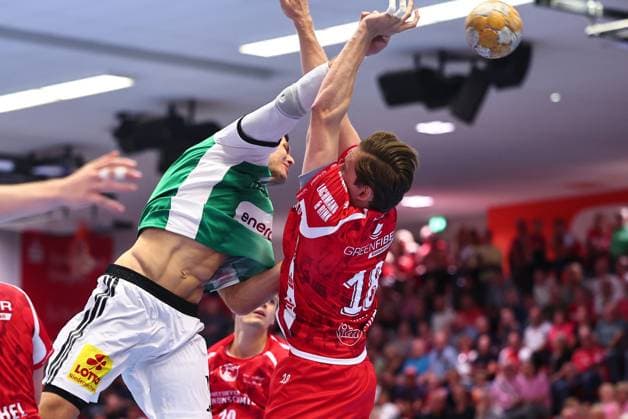 Torwurf von Sebastian Heymann (TSV Hannover-Burgdorf, 11) GER, TuS Ferndorf vs TSV Hannover-Burgdorf, Handball, DHB-Pokal, 1. Runde, Spielzeit 2026 2027, 21.08.2026 GER, TuS Ferndorf vs TSV Hannover-Burgdorf, Handball, DHB-Pokal, 1. Runde, Spielzeit 2026 2027, 21.08.2026 Kreuztal *** Goal by Sebastian Heymann of TSV Hannover Burgdorf, August 11, 2026, TuS Ferndorf vs. TSV Hannover Burgdorf, Handball, DHB Cup, 1st Round, 2026–2027 Season, August 21, 2026 GER, TuS Ferndorf vs. TSV Hannover Burgdorf, Handball, DHB Cup, Round 1, 2026–2027 season, August 21, 2026 Kreuztal Copyright: xEibner-Pressefoto RenexWeissx EP_RWS