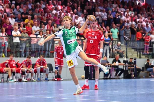 Levi Fielitz (TSV Hannover-Burgdorf, 08) beim Sienmeter GER, TuS Ferndorf vs TSV Hannover-Burgdorf, Handball, DHB-Pokal, 1. Runde, Spielzeit 2026 2027, 21.08.2026 GER, TuS Ferndorf vs TSV Hannover-Burgdorf, Handball, DHB-Pokal, 1. Runde, Spielzeit 2026 2027, 21.08.2026 Kreuztal *** Levi Fielitz, TSV Hannover Burgdorf, 08 at the 7-meter line (GER), TuS Ferndorf vs. TSV Hannover Burgdorf, Handball, DHB Cup, 1st Round, 2026–2027 season, August 21, 2026, Germany, TuS Ferndorf vs. TSV Hannover Burgdorf, Handball, DHB Cup, 1st Round, 2026–2027 season, August 21, 2026, Kreuztal Copyright: xEibner-Pressefoto RenexWeissx EP_RWS