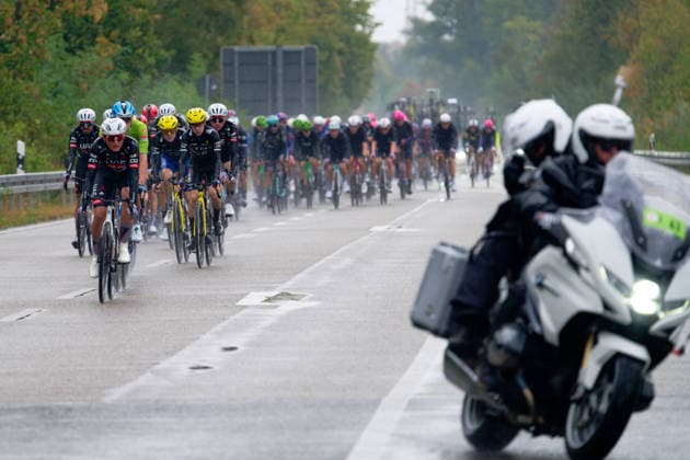 Peloton bei Germersheim *** Peloton near Germersheim