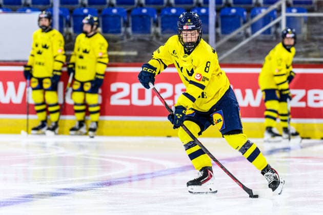 260822 Hilda Svensson of Sweden ahead of the Women™s Euro Hockey Tour game between Finland and Sweden on August 22, 2026 in Kloten. Photo: Mathilda Schuler BILDBYRAN kod MA MA1022 ishockey Ice hockey, Eishockey women™s euro hockey tour finland sverige sweden dam bbeng sverige sweden finland *** August 22, 2026: Hilda Svensson of Sweden ahead of the Women’s Euro Hockey Tour game between Finland and Sweden on August 22, 2026 in Kloten. Photo by Mathilda Schuler, BILDBYRAN, code MA MA1022. ice hockey, women’s euro hockey tour, Finland, Sweden, women’s hockey, BBENG, Sweden, Finland  Copyright: MATHILDAxSCHULER BB260822MA016