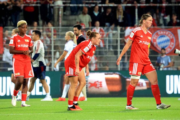 21.08.2026, GER Deutschland, Fussball, 1.Fussballbundesliga, Frauen, 2026 2027, Alte Foersterei, 1.FC Union vs. Bayern Muenchen Naika Reissner ( 1.FC Union Berlin 42 ), Lisanne Graewe ( 1.FC Union Berlin 6 ), Samantha Steuerwald ( 1.FC Union Berlin 19 ) 1. Liga: DFB DFL regulations prohibit any use of photographs as image sequences and or quasi-video) Berlin Stadion Alte Foersterei Berlin Deutschland *** August 21, 2026, GER Germany, Soccer, Bundesliga 1, Women, 2026–2027, Alte Foersterei, 1. FC Union vs. Bayern Munich, Naika Reissner, 1. FC Union Berlin 42, Lisanne Graewe 1 FC Union Berlin 6, Samantha Steuerwald 1 FC Union Berlin 19. 1st League DFB DFL regulations prohibit any use of photographs as image sequences and or quasi-video. Berlin Stadium Alte Försterei, Berlin, Germany Copyright: xNordphotox xEnglerx