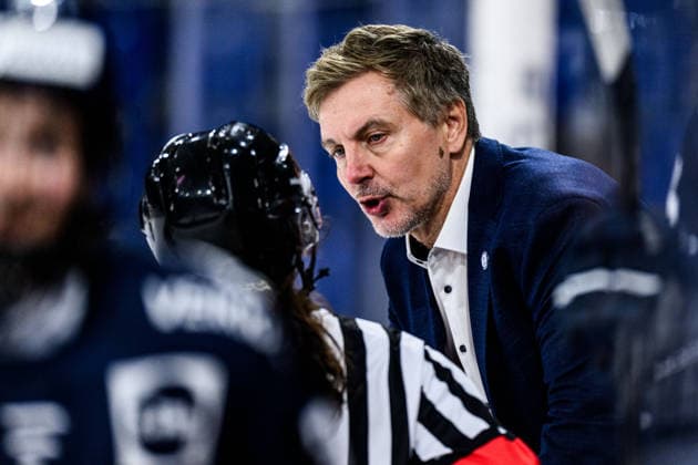 260822 Head coach Tero Lehterä of Finland during the Women™s Euro Hockey Tour game between Finland and Sweden on August 22, 2026 in Kloten. Photo: Mathilda Schuler BILDBYRAN kod MA MA1022 ishockey Ice hockey, Eishockey women™s euro hockey tour finland sverige sweden dam bbeng sverige sweden finland *** August 22, 2026: Finland’s head coach Tero Lehterä during the Women’s Euro Hockey Tour game between Finland and Sweden on August 22, 2026 in Kloten. Photo by Mathilda Schuler. BILDBYRAN code MA MA1022 ice hockey women’s euro hockey tour finland sweden women’s bbeng sweden sweden finland  Copyright: MATHILDAxSCHULER BB260822MA040