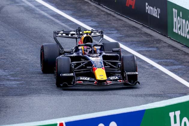 ZANDVOORT - Liam Lawson of New Zealand, driver for Oracle Red Bull Racing, drives to the grid for the sprint race of the Formula 1 Heineken Dutch Grand Prix at Circuit Zandvoort on August 22, 2026, in Zandvoort, the Netherlands. MARCEL TER BALS ANP xVIxANPxSportx xMarcelxterxBalsxIVx 565992026 originalFilename: 565992026.jpg