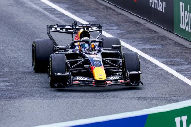 ZANDVOORT - Max Verstappen from the Netherlands, driver for Oracle Red Bull Racing, drives to the grid for the sprint race of the Formula 1 Heineken Dutch Grand Prix at Circuit Zandvoort on August 22, 2026, in Zandvoort, the Netherlands. MARCEL TER BALS ANP xVIxANPxSportx xMarcelxterxBalsxIVx 565992092 originalFilename: 565992092.jpg