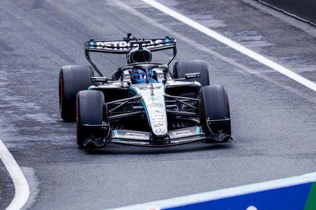 ZANDVOORT - George Russell from Great Britain, driver for Mercedes-AMG PETRONAS F1 Team, drives to the grid for the sprint race of the Formula 1 Heineken Dutch Grand Prix at Circuit Zandvoort on August 22, 2026, in Zandvoort, the Netherlands. MARCEL TER BALS ANP xVIxANPxSportx xMarcelxterxBalsxIVx 565992187 originalFilename: 565992187.jpg