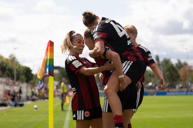 22.08.2026, xhfmx, Fussball Google Pixel Frauen-Bundesliga, Eintracht Frankfurt - 1.FC Köln Die Eintracht Frankfurt Frauen bejubeln das 1:0 durch Laura Freigang (Eintracht Frankfurt, Rückennummer 10) gegen die Frauen des 1.FC Köln. Tor, Goal, Jubel, Celebration Frankfurt am Main *** August 22, 2026, xhfmx, Soccer Google Pixel Women s Bundesliga, Eintracht Frankfurt vs. 1. FC Köln. The Eintracht Frankfurt women celebrate the 1-0 goal scored by Laura Freigang (Eintracht Frankfurt, No. 10) against the women of 1. FC Köln. Goal, Goal, celebration, Frankfurt am Main
