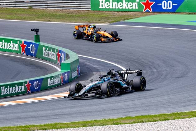 ZANDVOORT - George Russell from Great Britain and driver for Mercedes-AMG PETRONAS F1 Team, Lando Norris from Great Britain and driver for McLaren Formula 1 Team during the sprint race of the Formula 1 Heineken Dutch Grand Prix at Circuit Zandvoort on 22 August 2026 in Zandvoort, the Netherlands. MARCEL TER BALS ANP xVIxANPxSportx xMarcelxterxBalsxIVx 565993855 originalFilename: 565993855.jpg