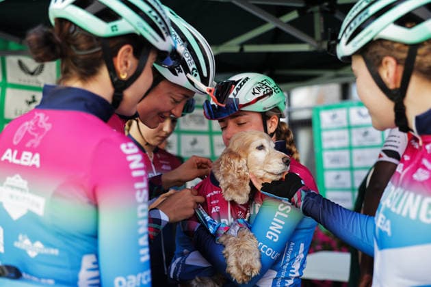 2026 Lloyds Tour of Britain Women Picture by Alex Whitehead SWpix.com - 22 08 2026 - Cycling - UCI Women s World Tour - 2026 Lloyds Tour of Britain Women - Stage 4: - Llanidloes to Hay-On-Wye (138.3km) - Handsling Alba Development Road Team before the race Copyright: x xSWpix.comx(t axPhotographyxHubxLtd)xAlexxWhitehead SWpix.comx SWP-3030-18852