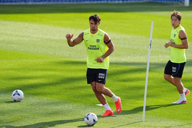 August 22, 2026, Madrid, Madrid, Spain: Marc Pubill during a training session of Atletico de Madrid ahead the Spanish League, LaLiga EA Sports, football match against Villarreal CF at Ciudad Deportiva Wanda Atletico de Madrid on August 22, 2026, in Madrid, Spain. Madrid Spain - ZUMAa181 20260822_zaa_a181_028 Copyright: xDennisxAgyemanx