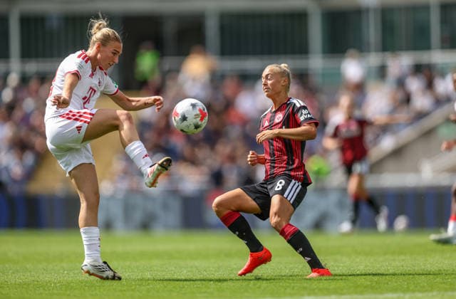 GER, Frankfurt, Eintracht Frankfurt vs 1. FC Köln, Google Pixel Frauen Bundesliga, Fussball, DFB, Spielzeit 2026 2027, Stadion am Brentanobad, 1. Spieltag im Bild v.l.: Sophie Nachtigall (FC Köln), Hanna Bennison (Eintracht Frankfurt Frauen 8) DFB DFL REGULATIONS PROHIBIT ANY USE OF PHOTOGRAPHS AS IMAGE SEQUENCES AND OR QUASI-VIDEO, 22.08.2026 *** GER, Frankfurt, Eintracht Frankfurt vs. 1. FC Köln, Google Pixel Women s Bundesliga, Soccer, DFB, 2026–2027 Season, Stadion am Brentanobad, Matchday 1 in pictures: from left, Sophie Nachtigall (1. FC Köln) and Hanna Bennison (Eintracht Frankfurt Women). 8. DFB and DFL regulations prohibit any use of photographs as image sequences and or quasi-video. August 22, 2026 Copyright: HMBxMedia HendrikxHamelau