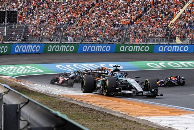 ZANDVOORT - George Russell (Mercedes-AMG PETRONAS Formula One Team) during the sprint race, ahead of the F1 Dutch Grand Prix at the Circuit Zandvoort. SANDER KONING ANP xVIxANPxSportx xxANPxIVx 565995216 originalFilename: 565995216.jpg