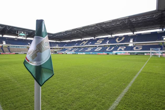 Innenansicht des Stadion waehrend des Spiels der 1. Runde des DFB-Pokal zwischen MSV Duisburg und SV 07 Elversberg, Schauinsland-Reisen-Arena am 22. August 2026 in Duisburg, Deutschland. (Foto von Oliver Kaelke DeFodi Images) +++ general view inside the stadium during the 1st round match of the DFB-Pokal between MSV Duisburg and SV 07 Elversberg at Schauinsland-Reisen-Arena on August 22, 2026 in Duisburg, Germany. (Photo by Oliver Kaelke DeFodi Images) DFB DFL REGULATIONS PROHIBIT ANY USE OF PHOTOGRAPHS AS IMAGE SEQUENCES AND OR QUASI-VIDEO. (Photo by Oliver Kaelke DeFodi Images) - *** Interior view of the stadium during the first-round match of the DFB Cup between MSV Duisburg and SV 07 Elversberg at the Schauinsland Reisen Arena on August 22, 2026, in Duisburg, Germany Photo by Oliver Kaelke, DeFodi Images General view inside the stadium during the first-round match of the DFB Cup between MSV Duisburg and SV 07 Elversberg at Schauinsland Reisen Arena on August 22, 2026 in Duisburg, Germany. Photo by Oliver Kaelke, DeFodi Images. DFB and DFL regulations prohibit any use of photographs as image sequences and or quasi-video. Photo by Oliver Kaelke, DeFodi Images.