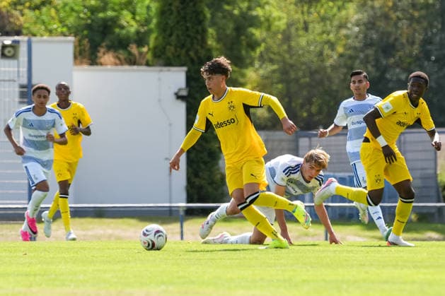 Samstag, 22.08.2026 Saison 2026 2027 3. Spieltag U17, U 17 DFB Nachwuchsliga Vorrunde Gruppe G im BSA Westender Straße, Duisburg, Germany. MSV Duisburg U17 - BV Borussia Dortmund U17. Niclas Julius Goldberg (BVB) *** Saturday, August 22, 2026 2026–2027 Season, Matchday 3, U17 DFB Youth League Preliminary Round, Group G, at BSA Westender Straße, Duisburg, Germany: MSV Duisburg U17 vs. BV Borussia Dortmund U17, Niclas Julius Goldberg (BVB)