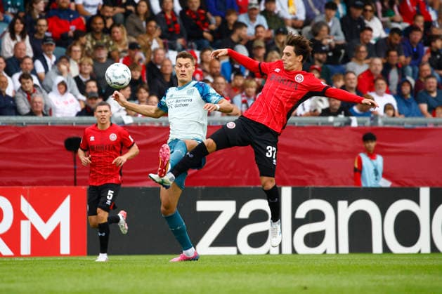 22.08.2026, xavx, Fussball DFB Pokal 1.Runde, SV Wehen Wiesbaden - Bayer 04 Leverkusen v.l. Patrik Schick (Bayer 04 Leverkusen), Max Brandt (SV Wehen Wiesbaden) Wiesbaden *** August 22, 2026, xavx, Soccer, DFB Cup First Round, SV Wehen Wiesbaden vs. Bayer 04 Leverkusen, featuring Patrik Schick (Bayer 04 Leverkusen) and Max Brandt (SV Wehen Wiesbaden), Wiesbaden