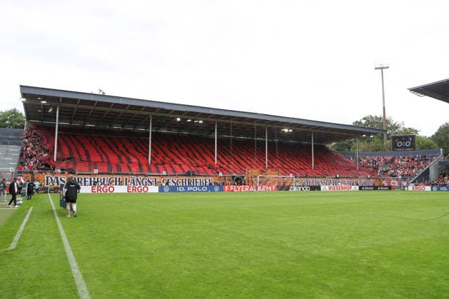 22.08.2026, xtgx, Fussball DFB-Pokal 1. Runde, FC Energie Cottbus - FC Augsburg, v.l. Symbolfoto, Symbolbild, Symbol Fans, Zuschauer, Publikum, Tribuene Choreo, Choreografie, Choreographie (DFL DFB REGULATIONS PROHIBIT ANY USE OF PHOTOGRAPHS as IMAGE SEQUENCES and or QUASI-VIDEO) Cottbus *** August 22, 2026, xtgx, Soccer DFB Cup First Round, FC Energie Cottbus vs. FC Augsburg, from left: stock photo, stock image, stock photo of fans, spectators, audience, stands, choreography, DFL DFB REGULATIONS PROHIBIT ANY USE OF PHOTOGRAPHS as IMAGE SEQUENCES and or QUASI-VIDEO Cottbus