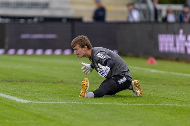 Andreas Wick (VfR Aalen, 01) Warm Up Dehnuebungen, GER, VfR Aalen vs. SG Eintracht Frankfurt II, Fussball, Herren, Regionalliga Suedwest, 3. Spieltag, Spielzeit 2026 2027, 22.08.2026, DFL DFB REGULATIONS PROHIBIT ANY USE OF PHOTOGRAPHS AS IMAGE SEQUENCES AND OR QUASI-VIDEO, GER, VfR Aalen vs. SG Eintracht Frankfurt II, Fussball, Herren, Regionalliga Suedwest, 3. Spieltag, Spielzeit 2026 2027, 22.08.2026 Aalen *** Andreas Wick, VfR Aalen, 01 Warm-up Stretching Exercises, GER, VfR Aalen vs. SG Eintracht Frankfurt II, Soccer, Men s, Regionalliga Southwest, Matchday 3, 2026–2027 Season, August 22, 2026, DFL and DFB regulations prohibit any use of photographs as image sequences and or quasi-video, GER, VfR Aalen vs. SG Eintracht Frankfurt II, Soccer, Men’s, Regionalliga Southwest, Matchday 3, 2026–2027 Season, August 22, 2026, Aalen Copyright: xEibner-Pressefoto JanixPlessx EP_JPL