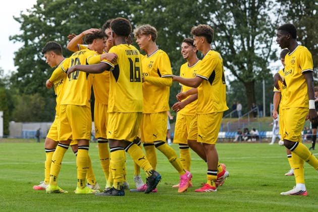 Samstag, 22.08.2026 Saison 2026 2027 3. Spieltag U17, U 17 DFB Nachwuchsliga Vorrunde Gruppe G im BSA Westender Straße, Duisburg, Germany. MSV Duisburg U17 - BV Borussia Dortmund U17. Torjubel nach dem 5:1 durch Niclas Julius Goldberg (BVB). *** Saturday, August 22, 2026, 2026–2027 Season, Matchday 3, U17 DFB Youth League, Preliminary Round, Group G, at BSA Westender Straße, Duisburg, Germany MSV Duisburg U17 vs. BV Borussia Dortmund U17 Goal celebration after Niclas Julius Goldberg’s 5–1 goal for BVB