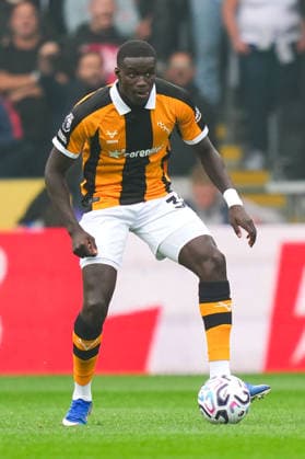 Hull City v Manchester United, ManU Premier League Nobel Mendy of Hull City in possession during the Premier League match at the MKM Stadium, Hull 22 08 2026 UK Newspapers OUT Copyright: xMikexMartinx FIL-23813-0051
