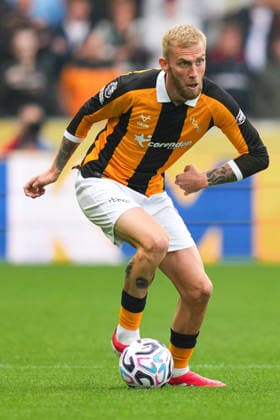 Hull City v Manchester United, ManU Premier League Oli McBurnie of Hull City in possession during the Premier League match at the MKM Stadium, Hull 22 08 2026 UK Newspapers OUT Copyright: xMikexMartinx FIL-23813-0053